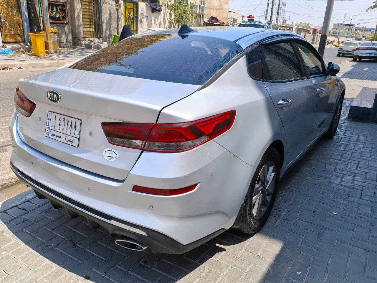 سلام عليكم 
كيا كوري موديل 2020 رقم بصره حره سياره جاهزه وفاحصها بيها رش باب العبري من كوريا وباقي كفاله

طخم تايرات جديد 
بجم لدات امامي وخلفي 
كشن كهربائي تبريد و تدفئة 
شاشة و كامير 
مكينه دوش الفين بانزين 
ماشيه 65 الف
مكلف بلنشر رقم راعي سيارة 
هـ :  ***********
سعر  155 $ البصرة, العراق
