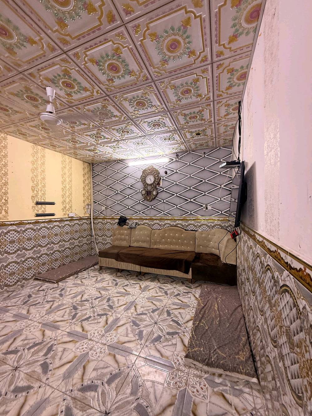 أسعد ألله أوقاتكم بكل خير 🤝

توفر دار سكن للبيع ✨
بناء شخصي شقل درجه أولى ميه بل ميه

مساحة 200 متر
على شارع 10 متر ثالث بيت على شارع أبوكوصره رئيسي
جميع الخدمات متوفره 
مدارس ماء كهرباء 

محتويات لبيت ⬇️
كراج + حديقه
دوانيه
صاله
غرف منام, 3
مطبخ + صحيات خارجي داخلي

نوع العقار طابو ملك صرف زراعي عراقي سند 25
العنوان ابي الخصيب شارع ابوكوصره قرب سايدين الخارجي 


سعر 85 وبي مجال
للتواصل ***********
