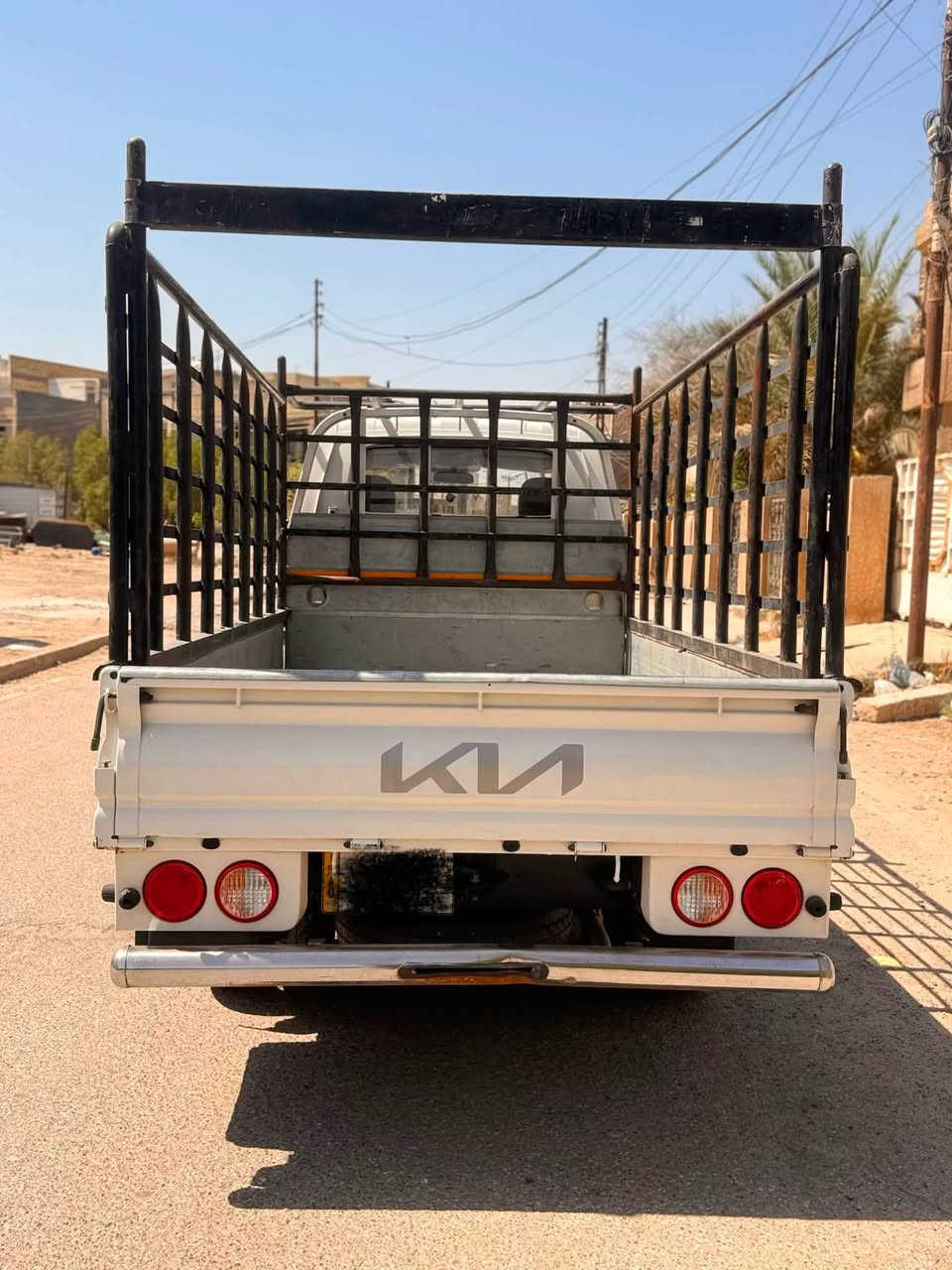 بس الله الرحمن الرحيم
السلام عليكم كيا بنكو 2022 فحل سياره مكفوله كفاله عامه 

ماشيه 100 الف حقيقي سياره جاهزه من كلشي محجر كامله 

مكان سياره بغداد ***********

