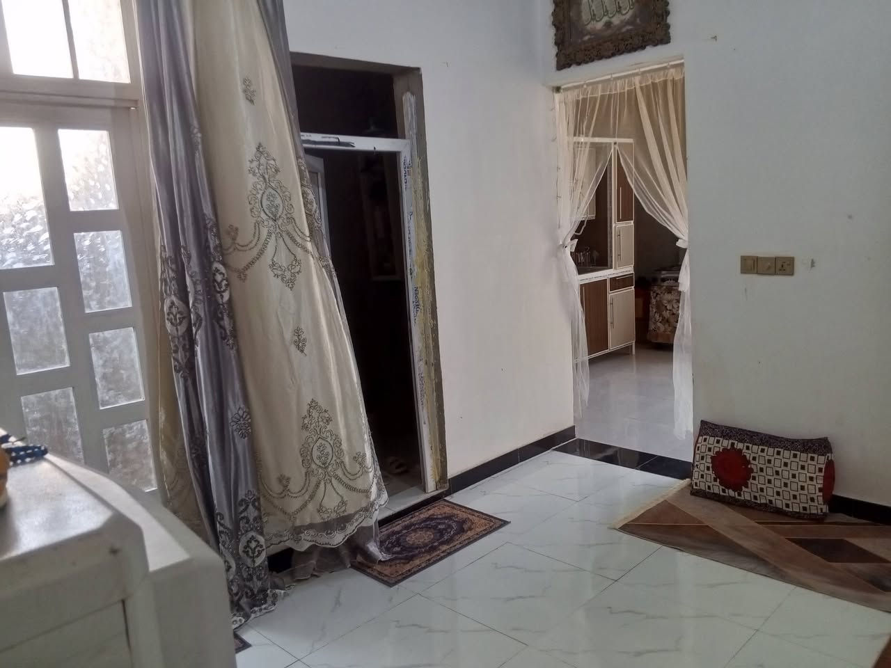 مشتمل ١٠٠م • حي الجوادين • سقف سندوشيت