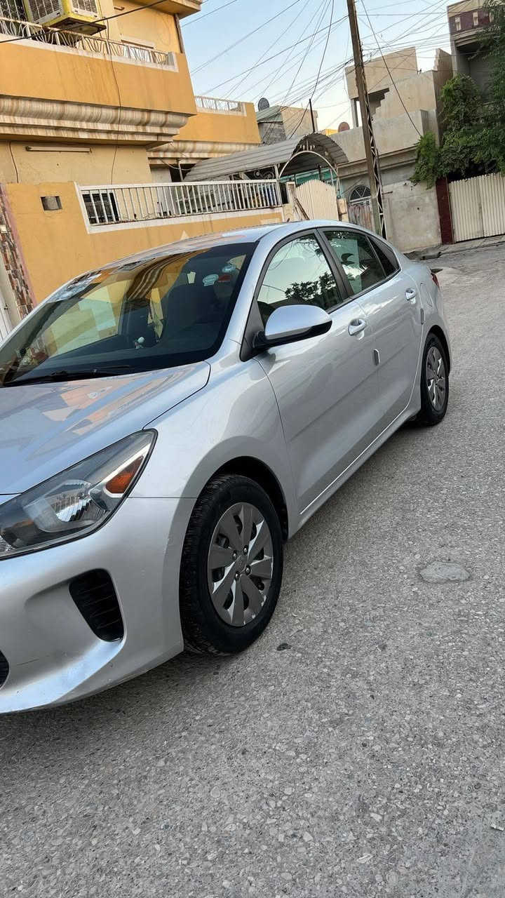 كيا ريو 2019
ضرر جاملغ اليمين بدون دواخل 
مواصفات s
طير مكينه شرط 
كير ,at
مكينة جي دي 
بسمي شرط التحويل 
السعر 117 بيها مجال 
***********

