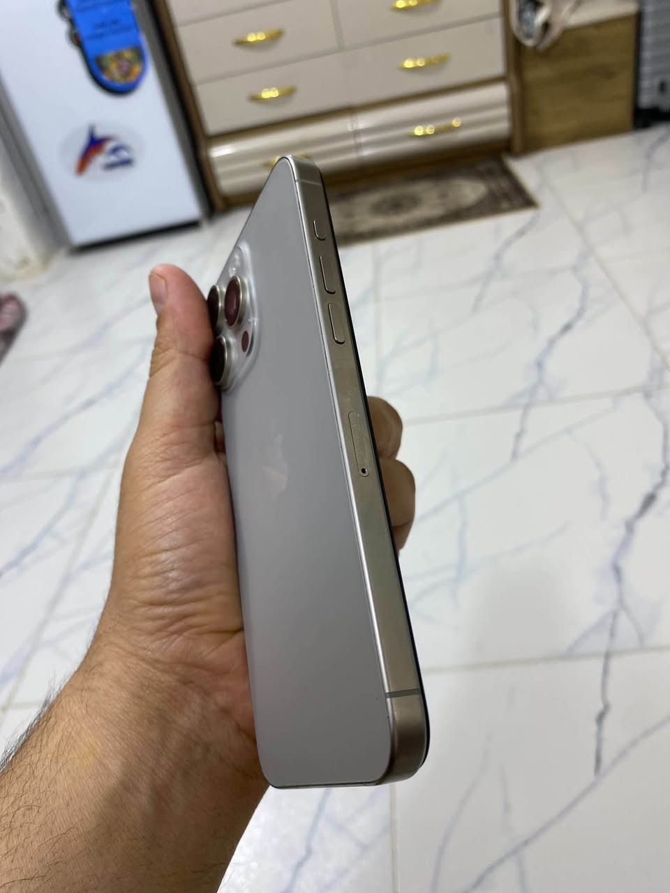 15برو ماكس الذاكره 256 البطاريه 87  مستبدل فقط شاشه وبيهه فطر السعر 665قفل رقمي***********

نص مكتوب في الصور:
- ٦:٠٠ القطع والخدمة تجمع Apple سجل تاريخ القطع والخدمة، وهذا السجل يعرض معلومات عن هذا الـ iPhone وحالته وتفاصيل إصلاحه. معرفة المزيد... سجل تاريخ الخدمة الشاشة غير معروف
- حالة البطارية
- عادية
- تعمل بطارية iPhone هذه على النحو المتوقع. حول البطارية والضمان...
- الحد الأقصى للقدرة
- ٨٧٪
- هذا قياس لقدرة البطارية مقارنة بقدرتها عندما كانت جديدة. قد تتسبب القدرة المنخفضة بتقليل ساعات الاستخدام بين عملية الشحن والأخرى.
- عدد الدورات
- ٦٣٨
- هذا هو عدد مرات استهلاك iPhone لقدرة البطارية.
- معرفة المزيد...
- تاريخ التصنيع
- أيار ٢٠٢٤
- أول استخدام
- أيلول ٢٠٢٤