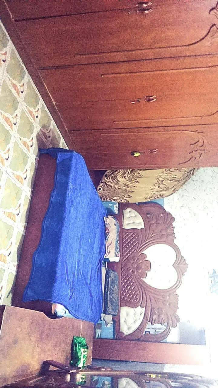 بيت للبيع مساحتة 80 متر قرب حسينية زينب الكبرى نضيف كلش وجاهز للسكن طابقين فوگ بي غرفتين نوم وصحيات الشراي يتواصل وياي خاص ويتدلل سعرة 65
