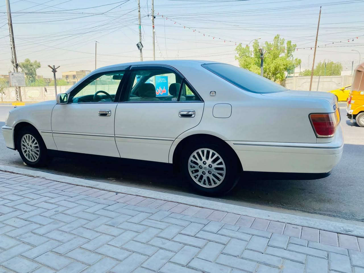 سلام عليكم ملكه للبيع سياره جديده بمعنه الكمه محرك دي فورالكبير مواصفات السياره فول عده الفتحه رقم صلاح الدين مشروع وطني بسمي مكان السياره بغداد ***********

