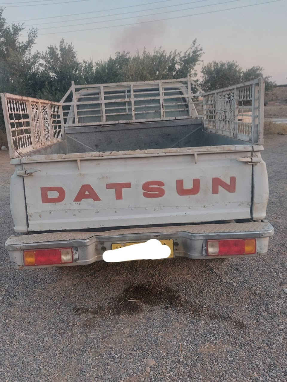 للبيع بيكم داتسون
سنويه عظم جاهزه بس محتاج هزه بيها كوبون بانزين 
السعر ١٥ ورقه بيها مجال 
***********
***********
