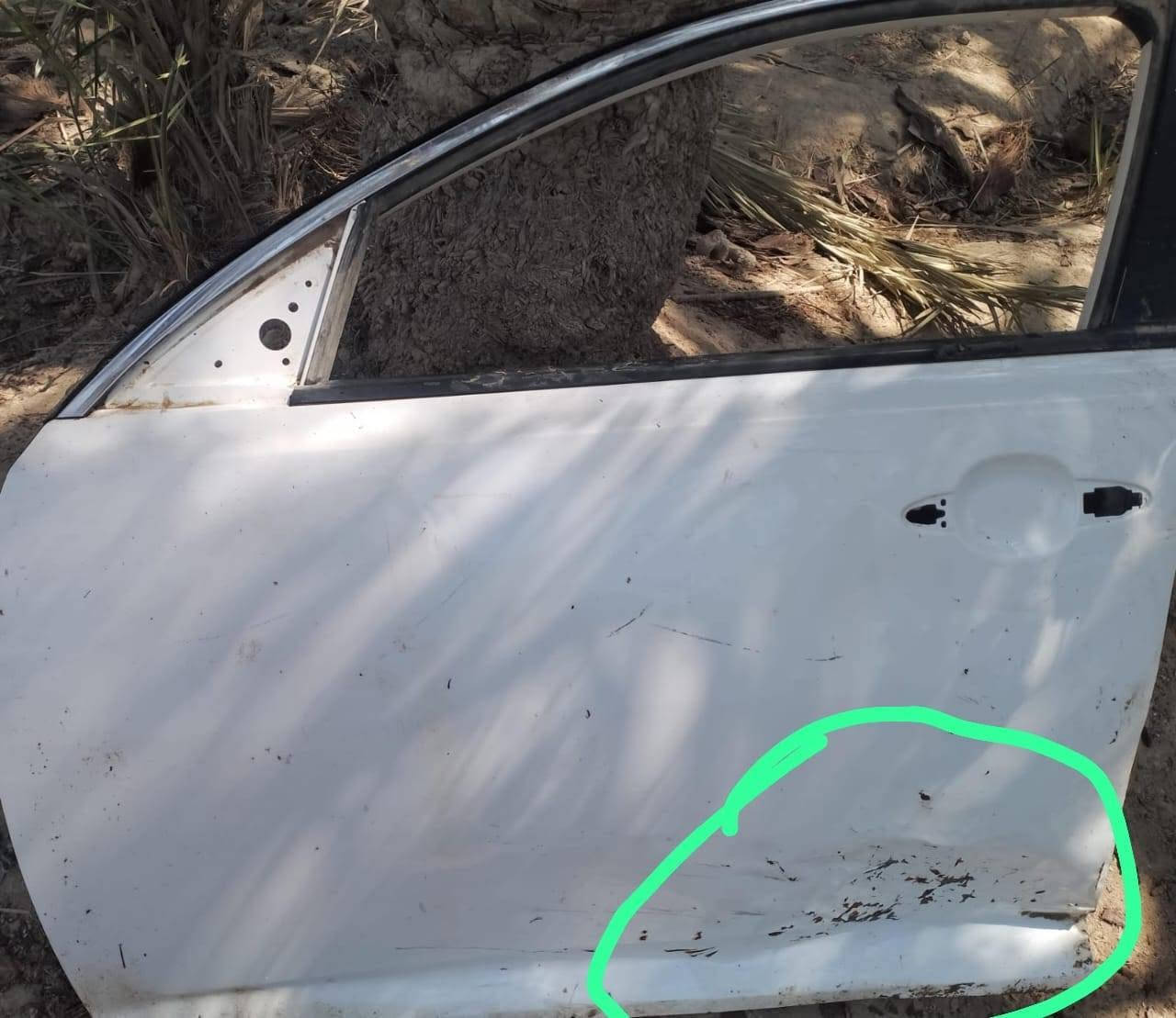 السلام عليكم.
باب اوبتيما مع قبق الجنطه ضربه بسيطه كما موضح في الصور مع مشط يحتاج تجفيت مال كيا اوبتيما موديل ٢٠١٥ امريكي 
بسعر مناسب.ناصريه المركز

للاستفسار الاتصال او واتساب ***********
