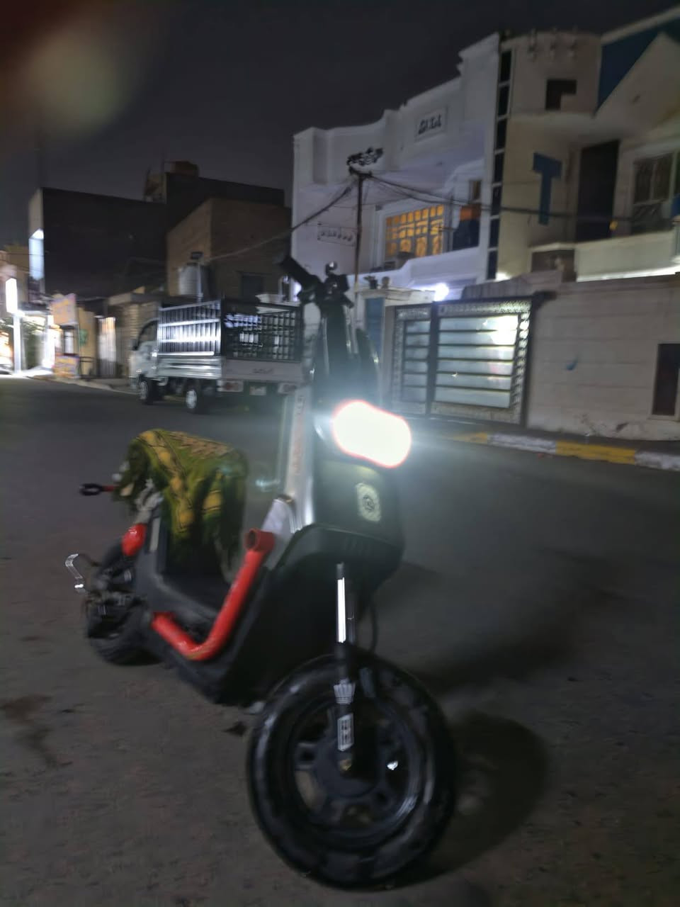 سلام عليكم دراجه للبيع شحن 200 وبيها مجال تصل عله رقم وتساب ***********
