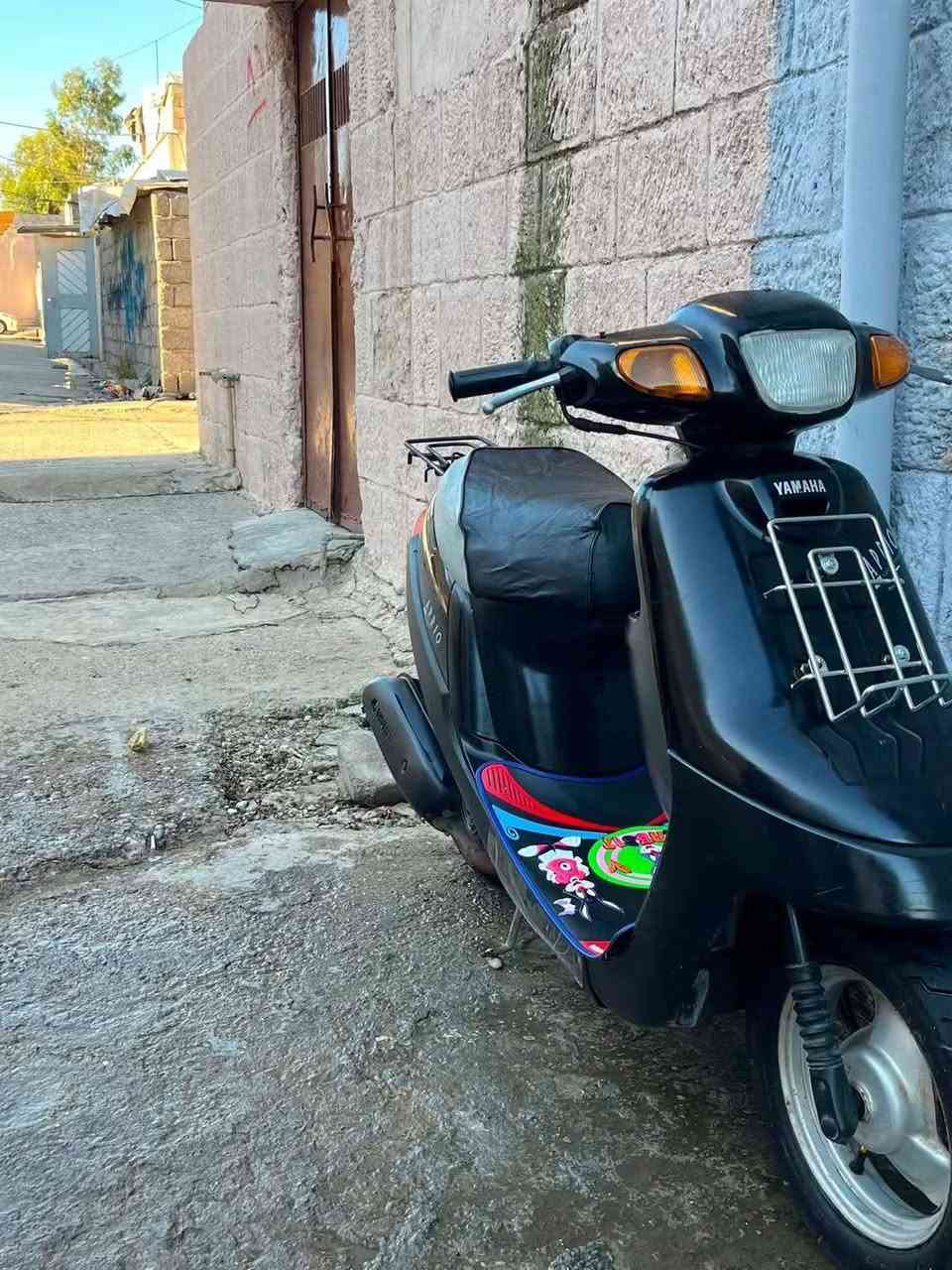 السلام عليكم
بوتين للبيع مكينه بشرط شاصي شرط لا ونه ولا جزه اخرس شلعه و معدل قبغ هندر مفتوح مبدل قايش فقط ماطور لوك يحتاج فقط باتري فقط السعر 400 و بيه مجال قليل 
العنوان موصل جديده شارع البوسالم 
الرقم ***********
