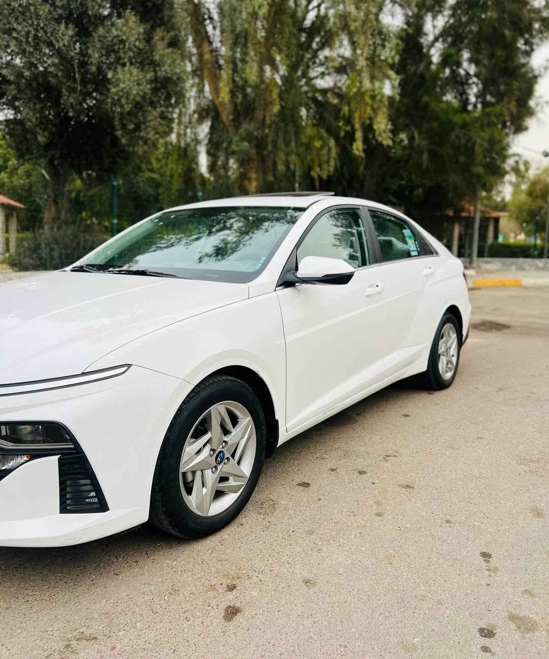 هونداي اكسنت 2024 خليجي مكفوله من الصبغ ماشيه 20،000 كم فتحه سقف شاشه السياره جديده رقم بغداد متواجد واتساب *********** مكان السياره الكاظميه بغداد, العراق

