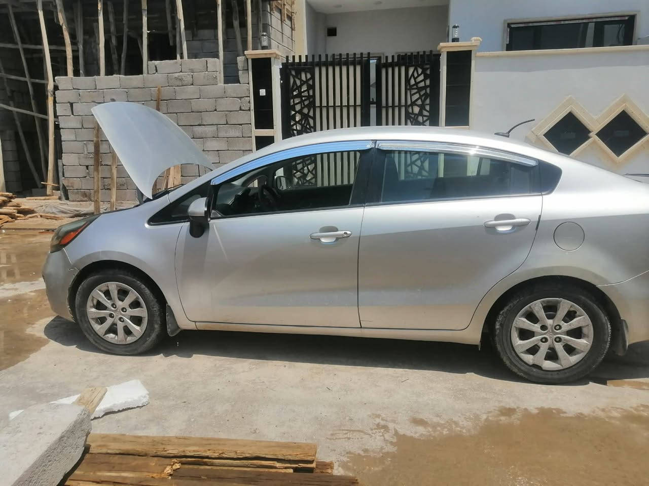 كيا ريو الفين 12 رقم نينوى انكليزي بدون حادث بيهه تقحيل وارد امريكي مكينه وكير شرط شرط تحويل سعر 75 وبيه مجال / ***********
