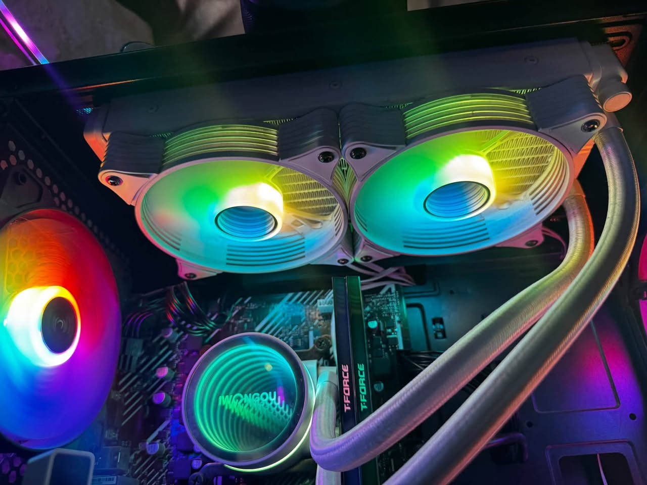 للبيع رامات + مبرد مائي 
Ram ddr4 T-Force rgp 3600  /السعر 155 الف 
Cooler IWONGOU 240mm white / السعر 65 الف 
توصيل ماعندي مكاني حي العامل الجنابات بغداد ***********
