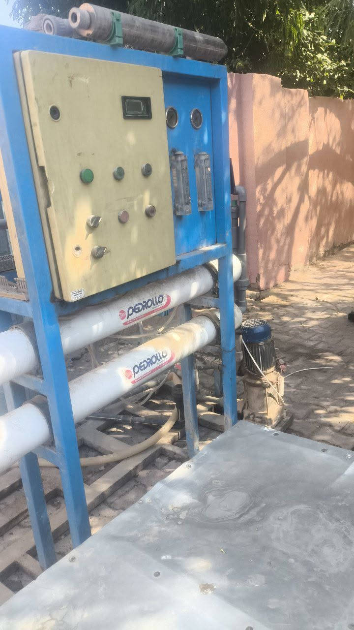 محطه نص متر للبيع 
ماطور عامودي يطالي 
ماطور طرحي يطالي 
مع ماطور ترس دبات 
فزلات عدد 2حجم 12
ابيع كامله او تفصيخ كامله سعره650
تفصيخ كلمن وسعره
مكاني واسط 
ستفسار واتساب او تصال
***********
***********
