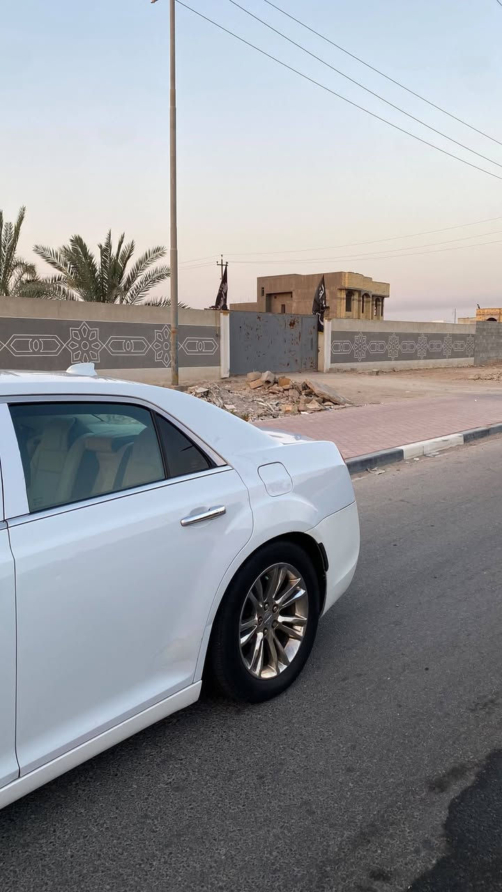 السلام عليكم مكلف بلنشر اوباما مديل 19 سياره جديده تقريرها ويه الصور موجود سعرها 210 وبي مجال رقم راعيها 
***********
