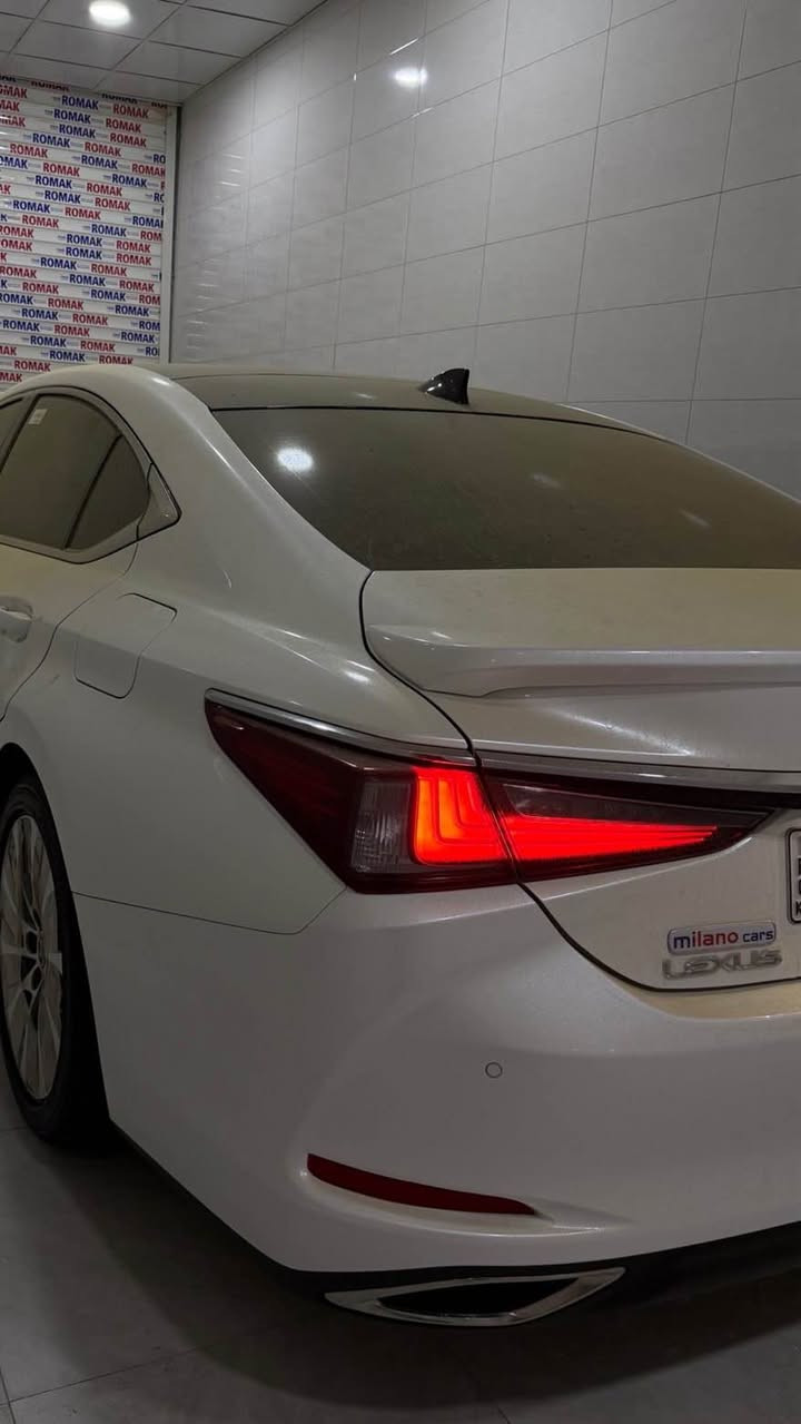 ﷽
                                 🪬💎LEXUS ES350 2021 
◽️ليگزز ES 350 موديل 2021 فول مواصفات
🔹وارد خليجي وكالة ميلانو
🔹طزليل مرور ٪؜٨٠—٪؜٨٠
        ~~~~~~~~~~~~~~~~~~~~~~~~~~~~~~~~~
مكان🌇: سليماني               
سعر💵: 385$$$$
 ☎️موبايل /***********
                  
        ~~~~~~~~~~~~~~~~~~~~~~~~~~~~~~~~~
◽️محرك V6 3.5L سته سلندر
🔹گير و محرك بشرط مامفتوح ✅
بدون صوت بدون صرف و خلل بشرط فحص
🔹ماشيه 7,000km الف حقيقي📦✅

 🔹سيارة جديد حيل حيلوة نضيفة📦

◽️مواصفات
{{ بصمة - فتحة - داخل مشمشي  - رادار أمامي و جانبي   - كشنات جلد - كشن تتفيىة و تبريد - كشن و ستيرن كهربا - كشن خزن  - شاشة - ماوص - تبريد مركزي - نيزامي أيكو - نيزامي سبورت - لايت ليدو زينون - مراي شفت - ڤوليوم - بلاجكتور - بعد هواي مواصفات-٥ بةردات-شاشة جبير- }}

◽️اربع تاير و ويل بيلادي جديد بدون مصروف
🔹نظافه ١٠٠٪؜ كامل سيرفس بدون نقص و بدون مصرف
🔹بسميً السنويه بشرط تحويل و خرامه
🔹سنوي و رقم و هزة كلها جديد
سياره مابيها دينار مصرف كامل من كل نواحي

نفسي يوم /تحويل و كاله حاظر
مكان / داخل سليمانيه🌆
        ~~~~~~~~~~~~~~~~~~~~~~~~~~~~~~~~~ السليمانية, العراق
