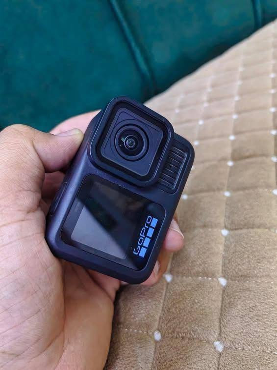 🔥 للبيع GoPro HERO 13 Black 🔥
📸 المواصفات:
• تصوير فيديو بدقة 5.3K / 60fps
• تصوير 4K / 120fps
• تصوير Slow Motion بجودة عالية
• تثبيت إلكتروني متطور HyperSmooth 6.0
• مقاومة للماء لحد 10 متر بدون كيس
• شاشة أمامية وخلفية
• تصوير صور بدقة 27MP
• تدعم Wi-Fi وBluetooth
• بطارية Enduro محسّنة للتصوير
• تدعم عدسات وإكسسوارات إضافية

✨ الكامرة بحالة ممتازة والاستخدام نظيف+وياهة جنطة بيها ملحقات كاملة .

📩 للتواصل والاستفسار: ‏‪***********‬‏
