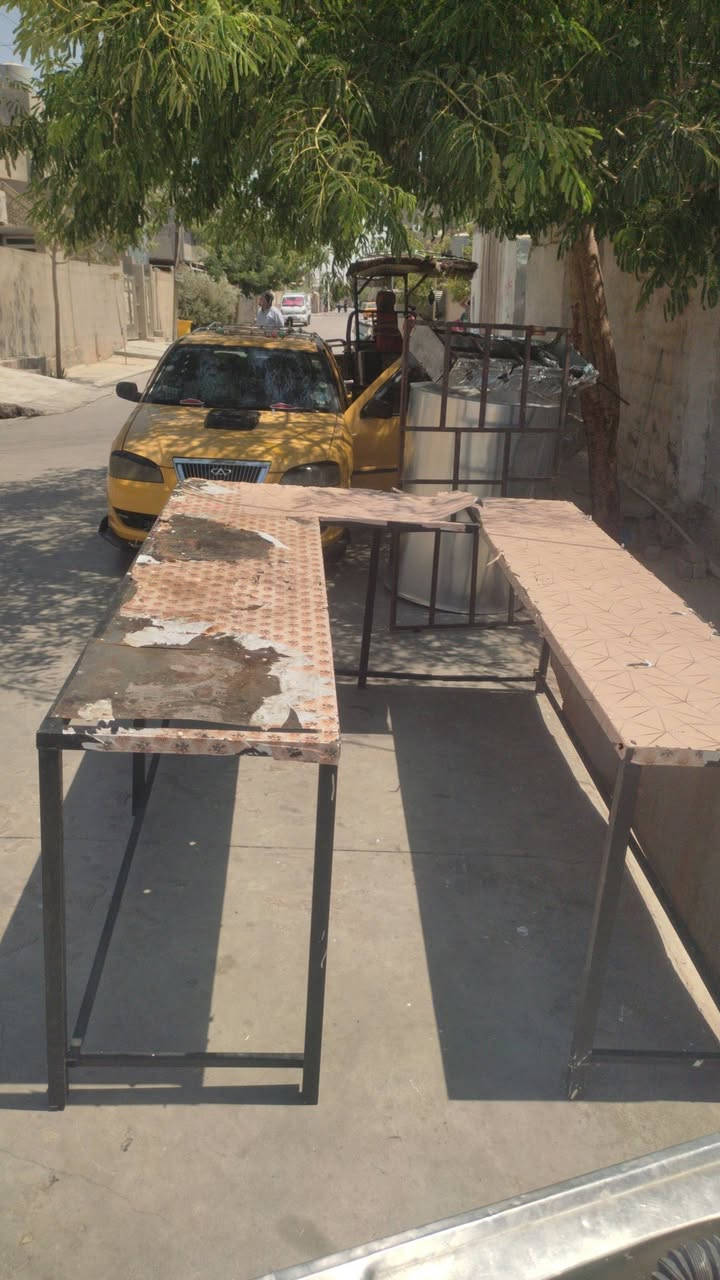 عندي اغراض ميز مال مطعم عدد 2 حديد كبار مو زغار والسنك هوه ميز مالته حديد ومصطبه حديد 3 أمتار ترهم للمحلات وجام خانه حديد تفصال جديد طول 62 وعرض نفس الشيى وباب سلايت صفح كلمن وسعره تجي خاص وموجود وعلى الرقم ***********
