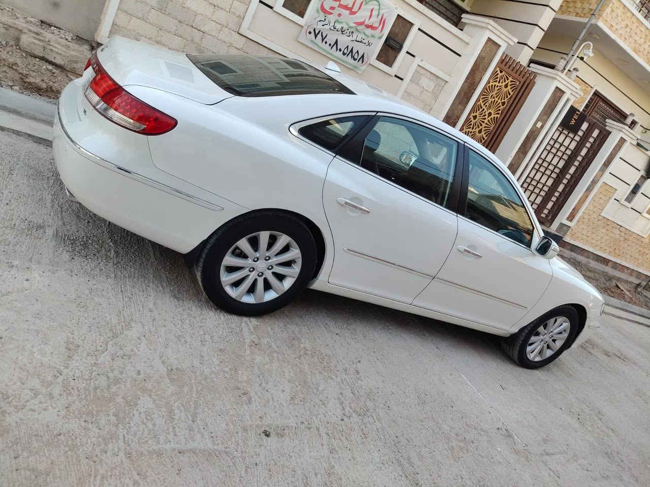السلام عليكم هونداي ازيرا 2009 خليجي فول الفول 1/1 محرك 6 سلندر 3300 سياره جديده مال بيت بأسمي هزه سنويه جديده مواصفاتها كشنات جلد بلادي مميز جدا كشنات الاماميه كهرباء تبريد قطعتين فتحه سقف حساس خلفي كامره خلفيه بلاديه وضوح عالي الدقه مري شفط وقلابه بنفس الوقت عند الرجوع للخلف برده كهرباء ستيرن كهرباىي شاشه قلابه اصليه سيدي جنجر 7 اقراص حاكيه تلفون ذاكرة تحكم فول تحكم سرعه كشافات بلاديه لايت زنون سماعات ديفدي رادار بالمرايه الاماميه كشنات تدفئه بيها صبغ صفحة السائق أثر شخوط شرط بدون فتح اي قطعه شاصي لغد حوض تكم مكفول تخم تاير جديد باتري جديد تبريد ثلج تدفئه شغالة بيها خيط بخار بسيط غرفتها جديده على وضع الشركه بدون اي نواقص جاهزه للاخير السعر 105  مكاني بعقوبه للتواصل ***********  تحياتي للجميع
