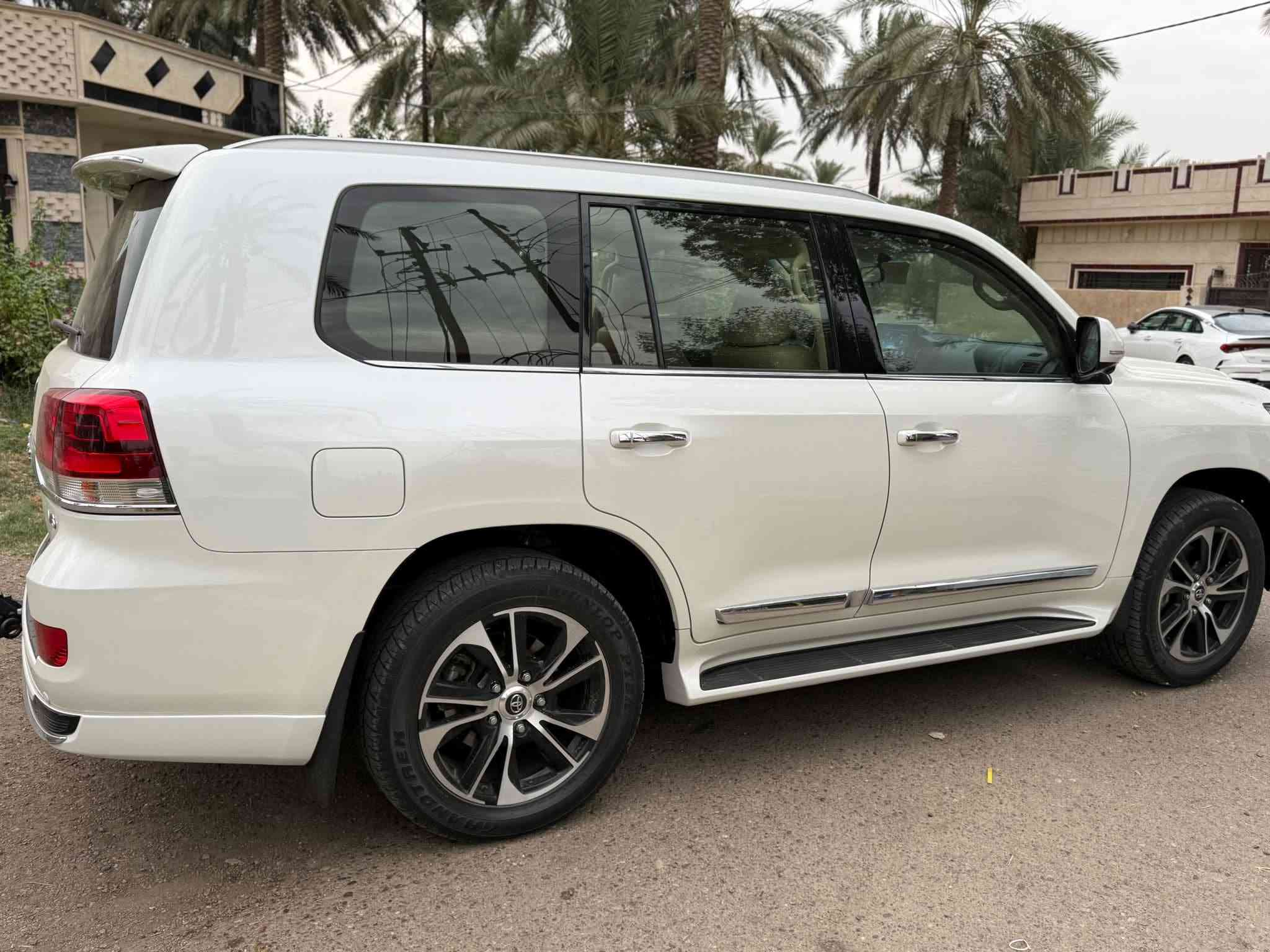 لاندكروز بريم • ٢٠٢١ • رقم بغداد