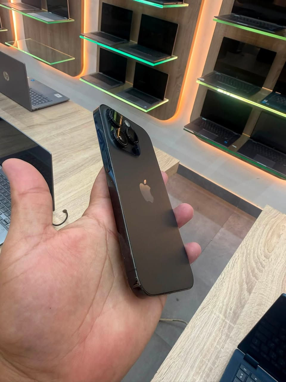 Iphone 14 pro
ذاكرة 256 

نضيف كلش ما مفتوح ممصلح 

بسعر 650 الف 

عنوان / بغداد حي الجامعة 

***********
