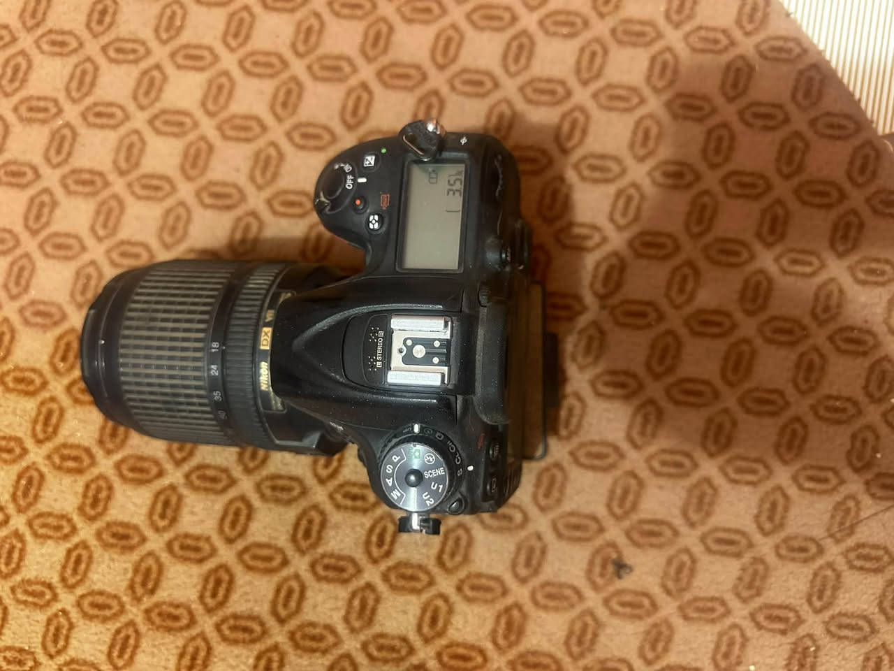 كامرة نيكون 7200D • عدسة 18-140 • زوم 70-300