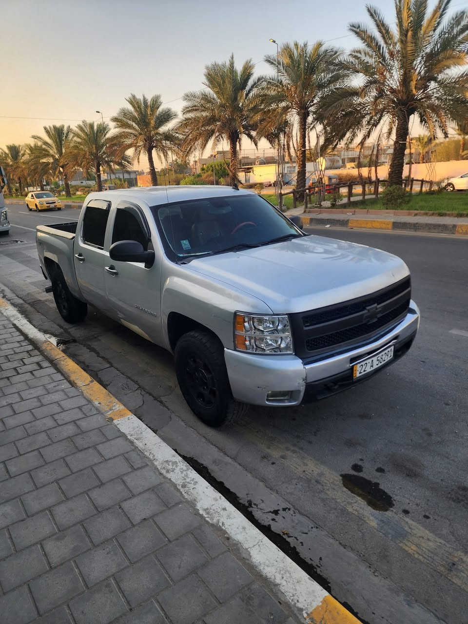 سلام عليكم سلفادور موديل ٢٠١١ سياره رقم اربيل باسمي وهزه بعدها مصاقطه ولا السنويه والسياره مضلله بالسنويه باب طويل وبدي قصير مكينه ٥٣٠٠ سياره بلاديه ما بيها قطره صبغ ما عدا هذا المعجون الموضع بالصور ردت اصبغهن بس مصار مجال سياره جاهزه من كلشي تخم تاير مكينه كير اكسل كله كفاله كهرباىيات كله شغال الدوس مالتها موجودات فتحتهن حتى اصبغهن وصبغتهن وبعدني مشادهن يعني كلشي مناقص السياره السعر ١١٥ رقم الهاتف ***********
