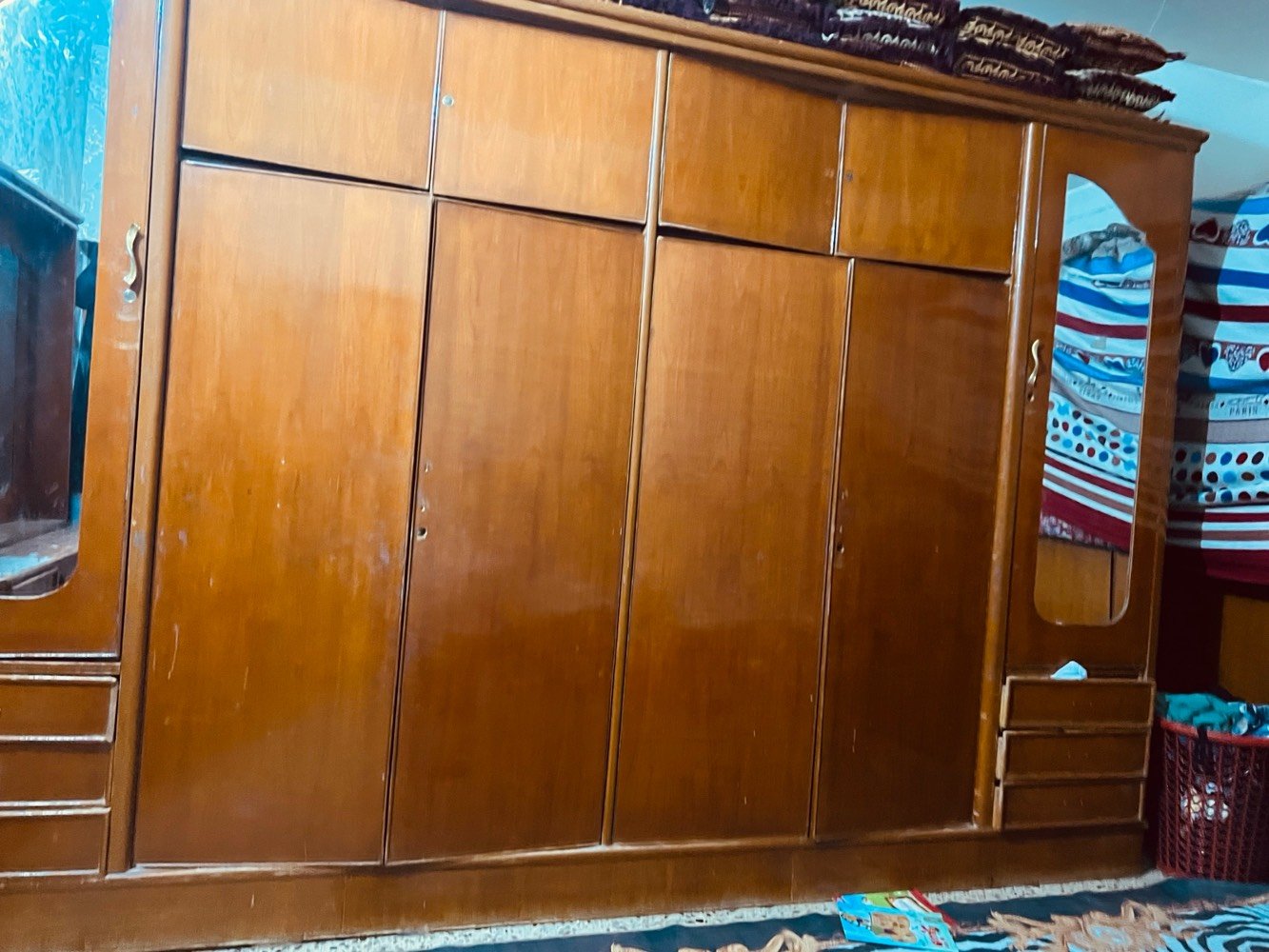 كنتور صاج ثقيل طابقين 6 ابواب مع ميز تواليت وزاويه السعر 530 وبي مجال زين تواصل ***********