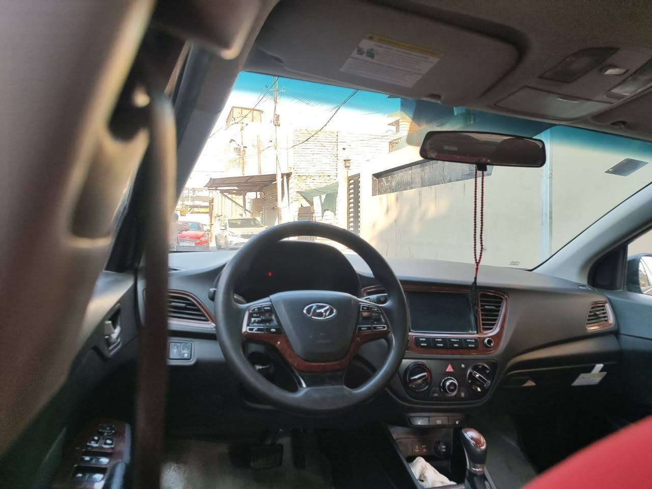 سلام عليك اكسنت 2018 سياره خير من الله تبريد ثلج داخل صاج مكينه 1600 حادث باب سايق مبدل ول ورا مصبوغ فقط باقي كفاله بجم كبس سياره جديده حيل مال جناي سعر 98 وبيها مجال قليل مكان بغداد بلديات رقم ***********
