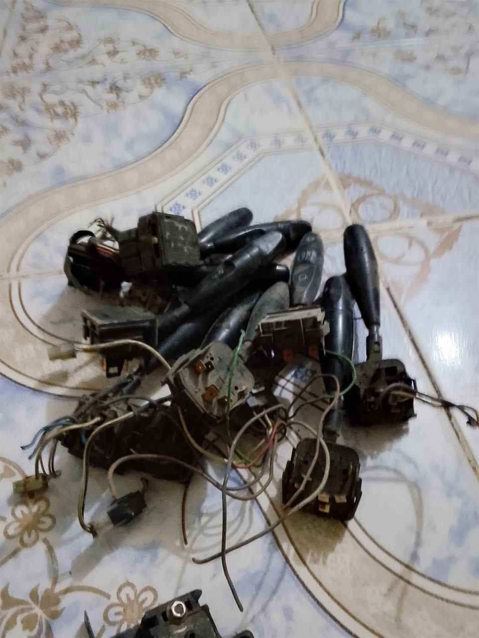 كونترولات زيدان لايت وماسحه ومال سمير دايو اسبرو أبيعهن جمله أومفرد***********
