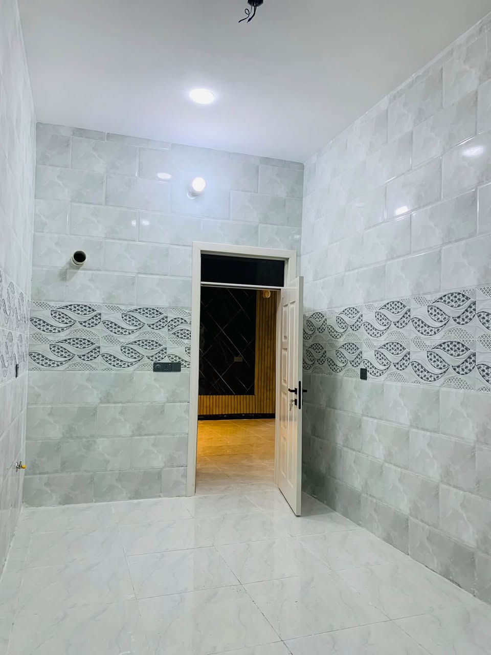🏠🏠🏠🏠🏠🏠🏠

بسم الله الرحمن الرحيم 
 مشتمل للبيع طابقين بناء حديث بناء ٢٠٢٦ زيرو غير مسكون بناء طابوق درجه اولى المشتمل في حي الامين منطقه(16) المشتمل فول سيراميك وبناء درجه اولى بناء مفصول أضلاع وسقف يتكون من كراج وصحيات خارجيه واستقبال ومطبخ وصاله ومنور وحمام وغرفة نوم عدد3 مأسس مجاري خطين ومؤسس ماء ٤ خطوط نضام بوستر صاعد نازل تاني ماء كبير ٢٠٠٠ لتر مؤسس نضام كامرات سبالت دفن 
🌴1️⃣التسلسل📠/169
🌴2️⃣مساحه🏚️/125m
🌴3️⃣الواجهه🏫/6.25m
🌴4️⃣النزال⛺/20m
🌴5️⃣الشارع🛣️/10m
🌴6️⃣المرقم/
🌴7️⃣اقرب نقطه داله / نافذ على شارع 40مجمع البرديني
🌴8️⃣خدمات🏞️/ ماء وكهرباء 
🌴9️⃣السعر/120وبيه مجال بسيط
📜نوع الملك / طابو ملك تحويل ثاني يوم

 🌴🌴🌴ادارة مكتب دار الايمان للعقار 🌴🌴🌴

⚫للاستفسار📞📞 
☎وسام العيساوي 
***********(الواتساب)📞
***********📞  

     🌴لا نتعامل على المصرف العقاري🌴
_______________________________________
1️⃣●اسعار 💵العقارات المعلنة في مكتبنا تُحدد من قبل البائع 💸صاحب العقار وليس المكتب والسعر قابل للتفاوض بين البائع والمشتري📜 

2️⃣●⌛نتميز بعدم رفع سعر العقار من قبلنا ونجمع البائع🌴والمشتري وجهاً لوجه لغرض الاتفاق📝  على السعر النهائي 👍 

3️⃣●🌴قضاء الفلوجه/حي الشهداء شارع ستين 60 قرب نادي الصمود Fallujah, Iraq اذا عندك عقار تريد تعرضه للبيع او تريد تشتري عقار 

4️⃣🌴فقط ارسال المعلومات  على الواتساب او الاتصال على هواتف المكتب .. 

☎️نستقبل هواتفكم على الارقام التاليه 

☎️ابو عبدالله العيساوي 
*********** (الواتساب) 
***********
☎️***********
