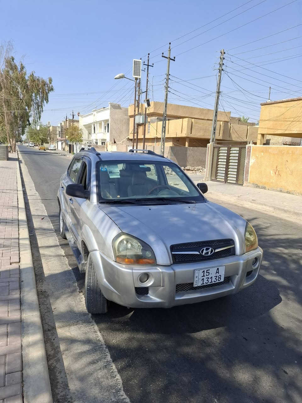 السلام عليكم توسان ٩ خليجي بأسمي محرك دوش ٢٠٠٠  بيها تلث قطع صبغ بدون دواخل السعر ٧٥ مكاني بغداد ***********
