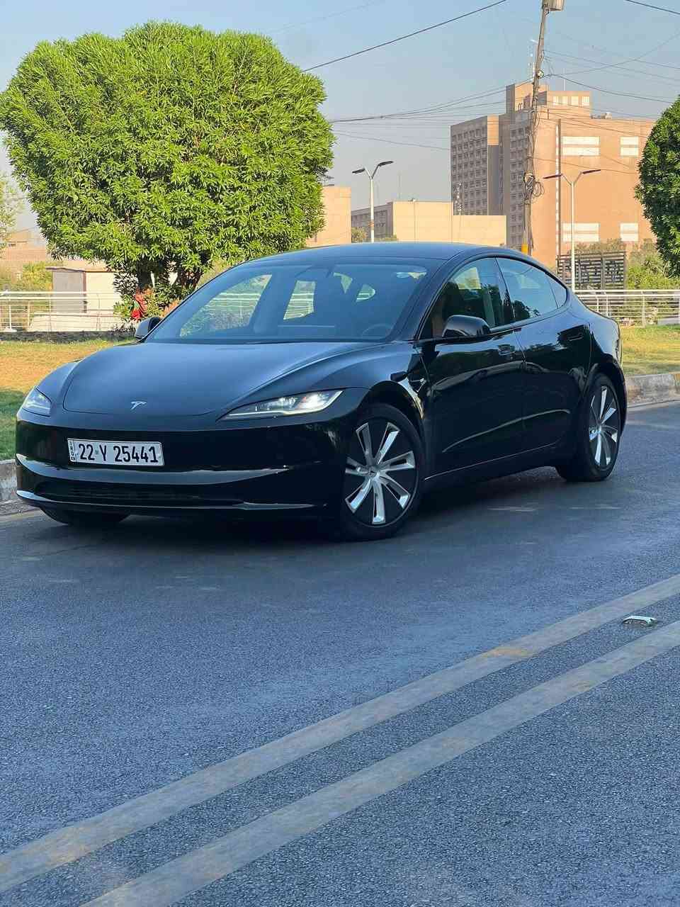 سلام عليكم تسلا موديل 24 هاي لاند بطاريه لو نكرج تك ماطور بطاريه جبيره السياره حادثها داخل المنشور بس بدعاميه وراجعه نفسها السياره بدون قطره صبغ كفاله من الدعاميه للدعاميه عده ثلث مكانات صغار بيدي ار حته العاميات بدون صبغ السياره جاهزه بدون نقص المواصفات معروفه الشكل الجديد بيع او مراوس السعر 220 بيها مجال قليل السياره جديده *********** العنوان بغداد شارع حيفا
