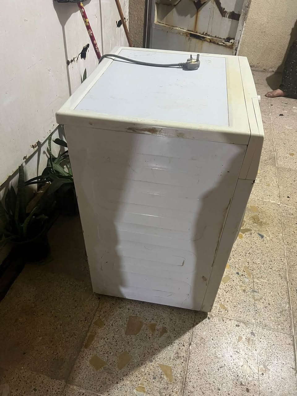 � نشافة ملابس Beko للبيع

للبيع نشافة ملابس Beko أصلية 🇹🇷
🔹 السعة: 8 كغم
🔹 النوع: Condenser – مكثّف
🔹 بيها عدة برامج للتجفيف
🔹 مناسبة للملابس والقطنيات والملابس الرياضية وغيرها
🔹 الجهاز مستعمل وحالته مبينة بالصور
🔹 البيع للفحص والتجرب

💰السعر :250 الف وبي مجال بسيط

📍 المكان: بغداد/ابوً غريب
📞 للتواصل:***********
