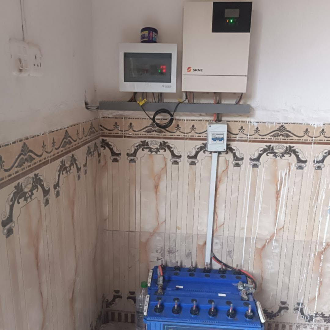 🏠 للبيع: بيت مع عَرْصَة بموقع مميز
📍 الموقع: الديوانية - طريق الدغارة (قريب جداً من الشارع العام، بالقرب من عقيل أبو المخضر ومحطة بدر الدجى).
​📄 تفاصيل العقار: 250م
​نوع العقار: بيت مع عَرْصَة.
​نوع السند: زراعي (سند 25).
​التصميم الداخلي: غرفتين، صالة استقبال، مطبخ.
​المرافق الخارجية: حديقة.
​✨ المميزات والخدمات:
​شوارع مبلطة بالكامل وسهلة الوصول.
​توفر خدمات الماء والكهرباء الرسمية.
​البيت مجهز بالكامل بمنظومة طاقة شمسية.
​💰 السعر: مناسب جداً.***********
