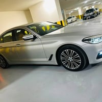 Bmw 530i 2019 وارد امريكي بنيد صبغ وباب خلفي كلير  سيارة ماشية ٩٢ mi س...
