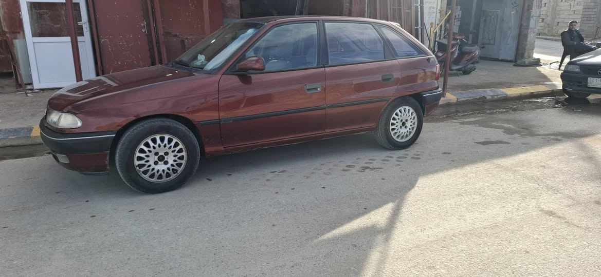 للبيع
سيارة استرا موديل 92 كوبون موجود سيارة نظيفة 
للاستفسار
***********
***********
