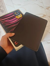 للبيع ايباد برو m2    بطاريه89  سعره 750 وبي مجال  واتساب 07813249951
