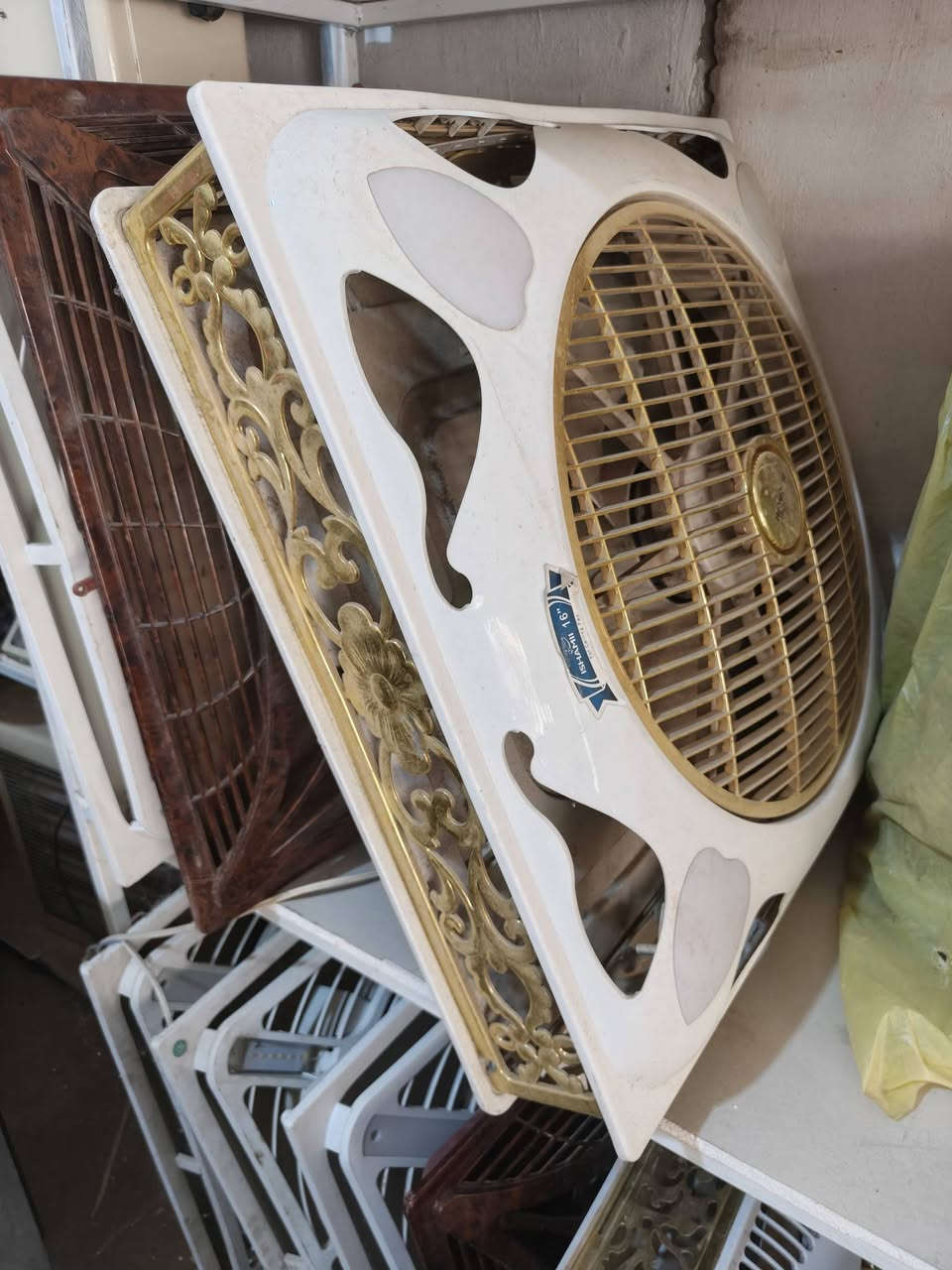 طباخ مصري يونيفيرسال نظيف جدا ب١٨٥
بنكات سقف ثانوي عدد ١٠ بيهن ٥ شغالات كلهن ب٥٠
خيمة اطفال مع ٥٠ طوبة ب١٥
بعقوبة ***********

