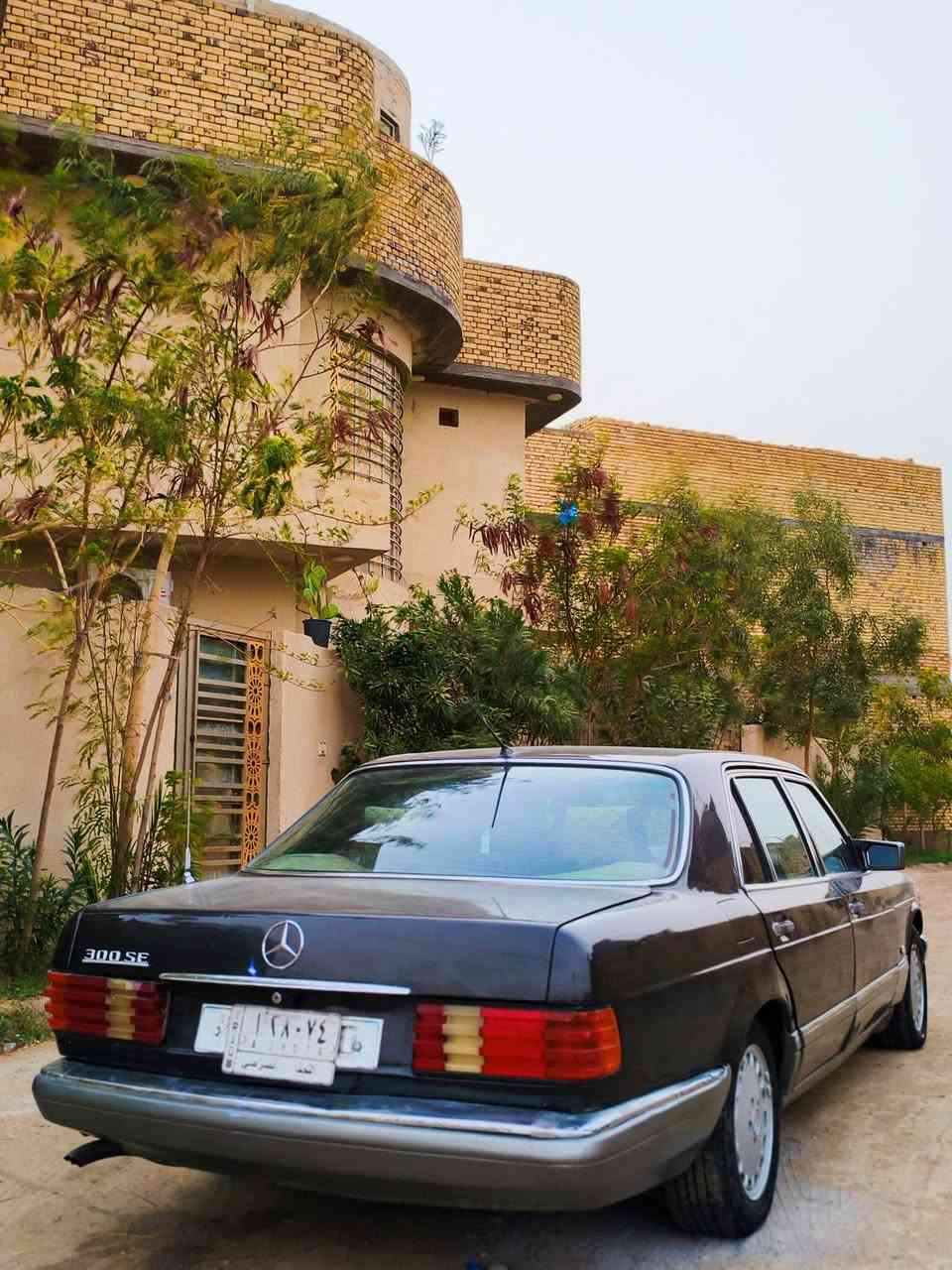 بسم الله الرحمن الرحيم
-للبيع مارسيدس رئاسي 560
باب طويل
-موديل1986
-محرك تويوتا 3000vvt 
-السياره حلوه ومرتبه مال استخدم 
-رقم نجف الماني تحويل باسم المشتري بأي محافظة تتداور

-كهربائيات مرتبه لايت بك لايت سكن ماسحة جام
-عندي وكاله عامه بيها وراعيها موجود للتحويل
-السنويه ظايعة وعندي بلاغ بيها
وعندي نسخه طبق الاصل
-منظومة تبريد كلها موجود بس تحتاج صيانه 

-مكانها ذي قار ناصريه
-السعر 34 ومجال قليل

-رقم الهاتف ***********
