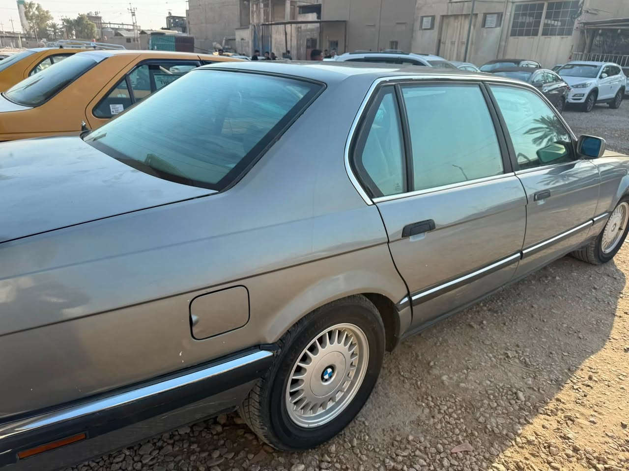 بي ام دبلو 730  موديل 1993للبيع رقم بغداد 
محرك 3000 مسكر   
كير ومحرك وتبريد وكهربائيات مكفولة كلها شغالة 
تخم تاير جديد 
السعر خاص او الاتصال 
*********** 
***********
