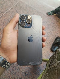 آيفون ١٥ برو ماكس • بطارية ٨٨ • ظهر مكسور