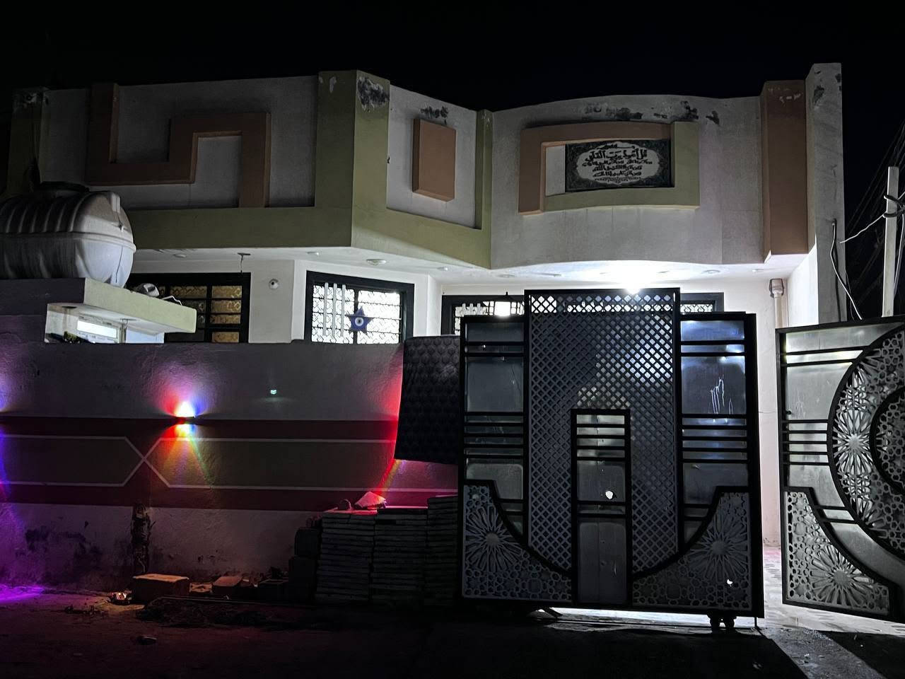 🏠....بيت للبيع....🏠
.....سعر135مليون..... 
3خطوط ماء سيح
تأسيس بوري نحاس للغاز غاز خارجي دفن وي رفت ارتفاع الرفت 40
كهرباء موجوده خير من الله
وطابق ثاني ملبوخ ومسقول ومأسس كامل بس بناء عوزه والبيتونة سندويج يعني ما اتعبك من تبني
العنوان الكرغوليه سده نزله ابو حمد الجبوري والمدخل الثاني من صالون بنين
 ***********
