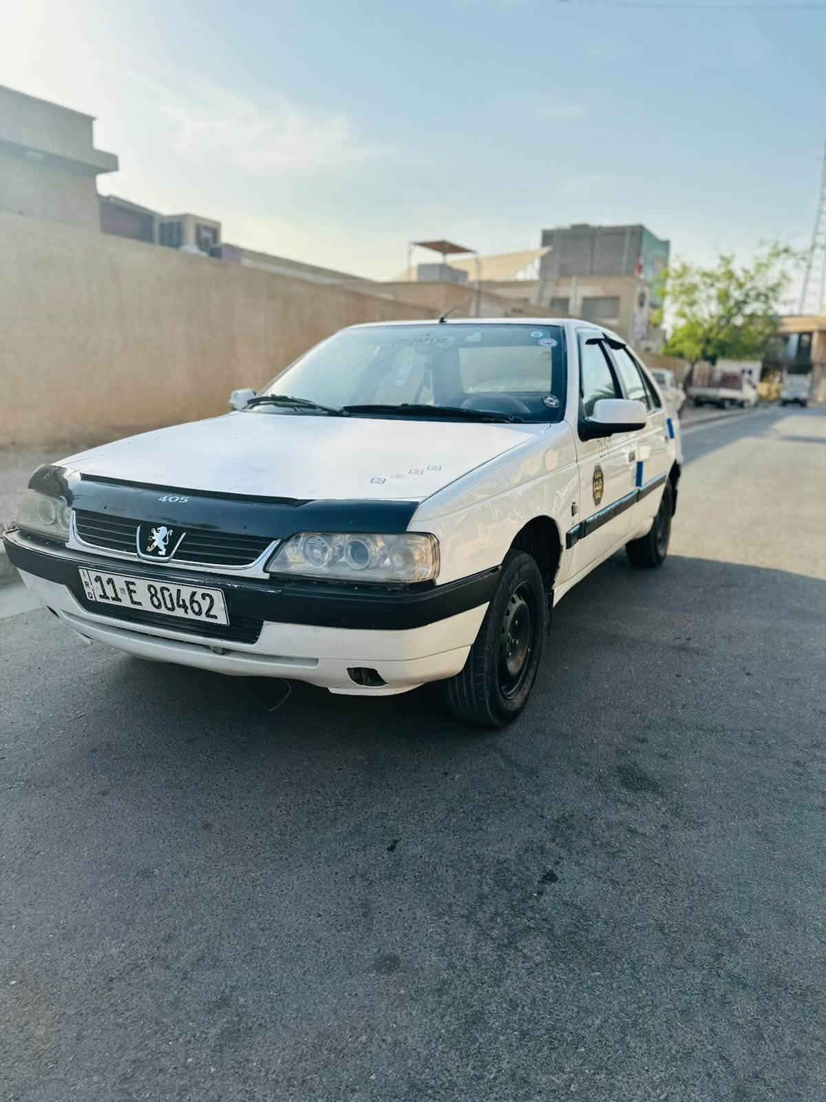 السلام عليكم بيجو ٤٠٥ لميس موديل ١٣  سياره مابيها ضربه محرك كير مكفولات تبريد شغال رقم انكليزي هزه جديده شرط تحويل ثاني يوم سياره باسمي مكانها بغداد للاستفسار اكثر ***********. سعر ٣٨ وبيها مجال قليل للشراي.
