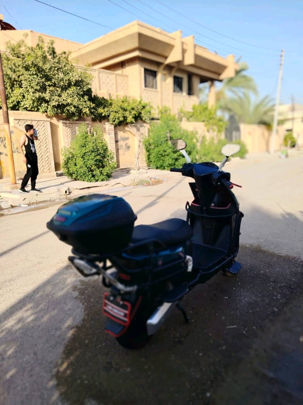 سلام عليكم موطور للبيع 6 بطاريات السعر 700و بي مجال