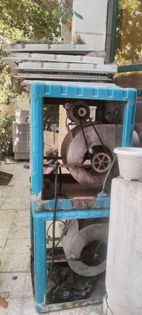 للبيع بسعر مناسب شغالات للتواصل 07700972069