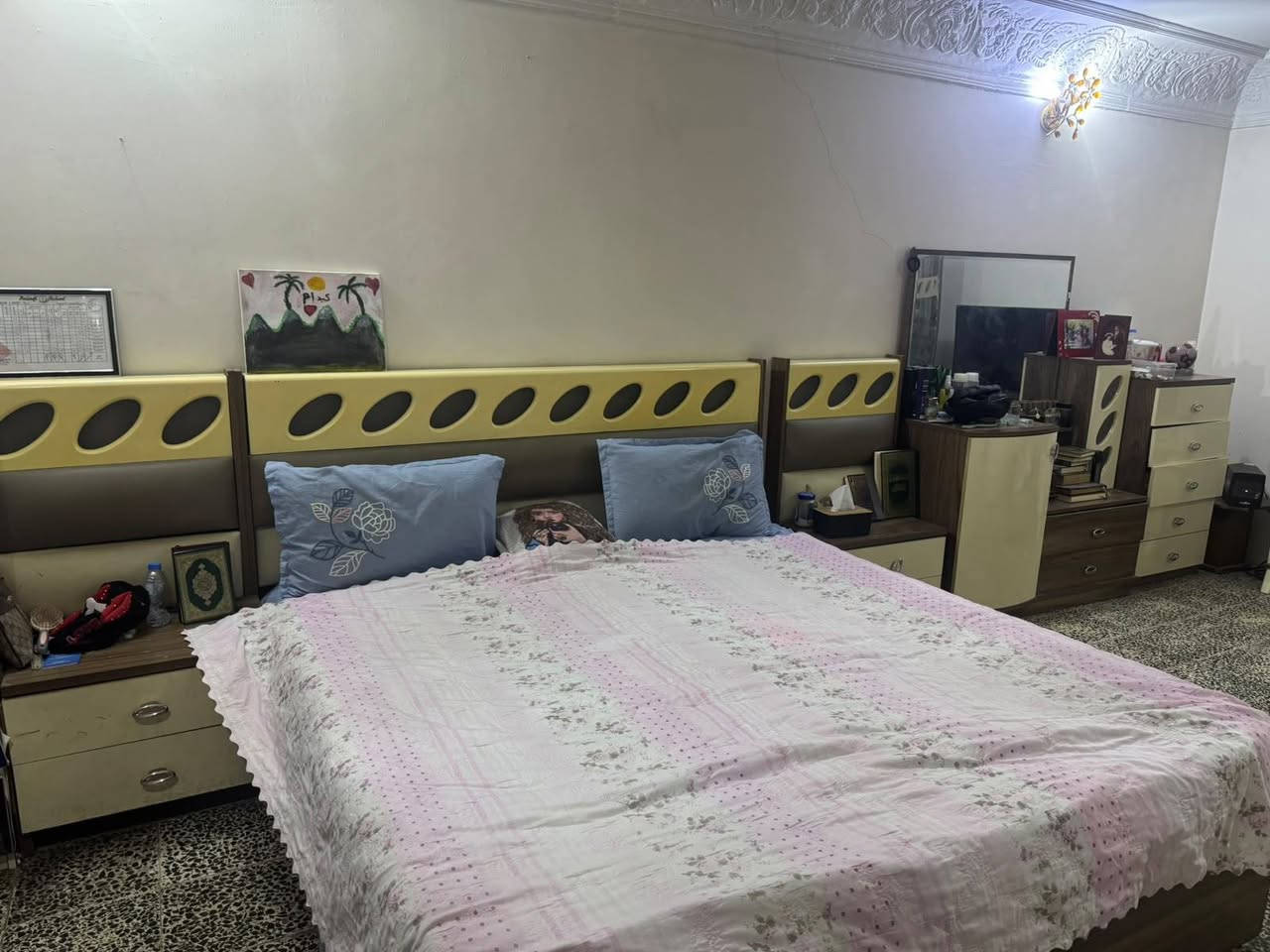 السلام عليكم

الاثاث بالصور كله للبيع سوه مو قطع مفرده، التواصل على الواتس اب من فضلكم

عنواني بغداد الدورة شارع أبو طيارة

***********
