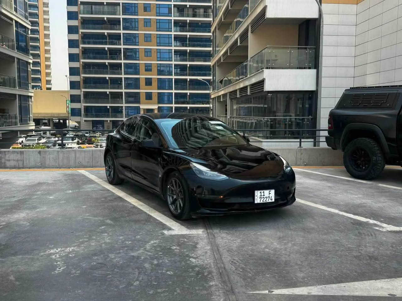 تسلا موديل 3
2023 اونلاين سعرها ابلاش جوه السوك بالعافيه على صاحب النصيب 
مكانه بالبوابه ماشيه 14 الف ميل 
سعر البيع النهائي 120 ورقه وبالعافيه على صاحب النصيب 
رقمي بغداد بسمي ثاني يوم تحويل
***********
