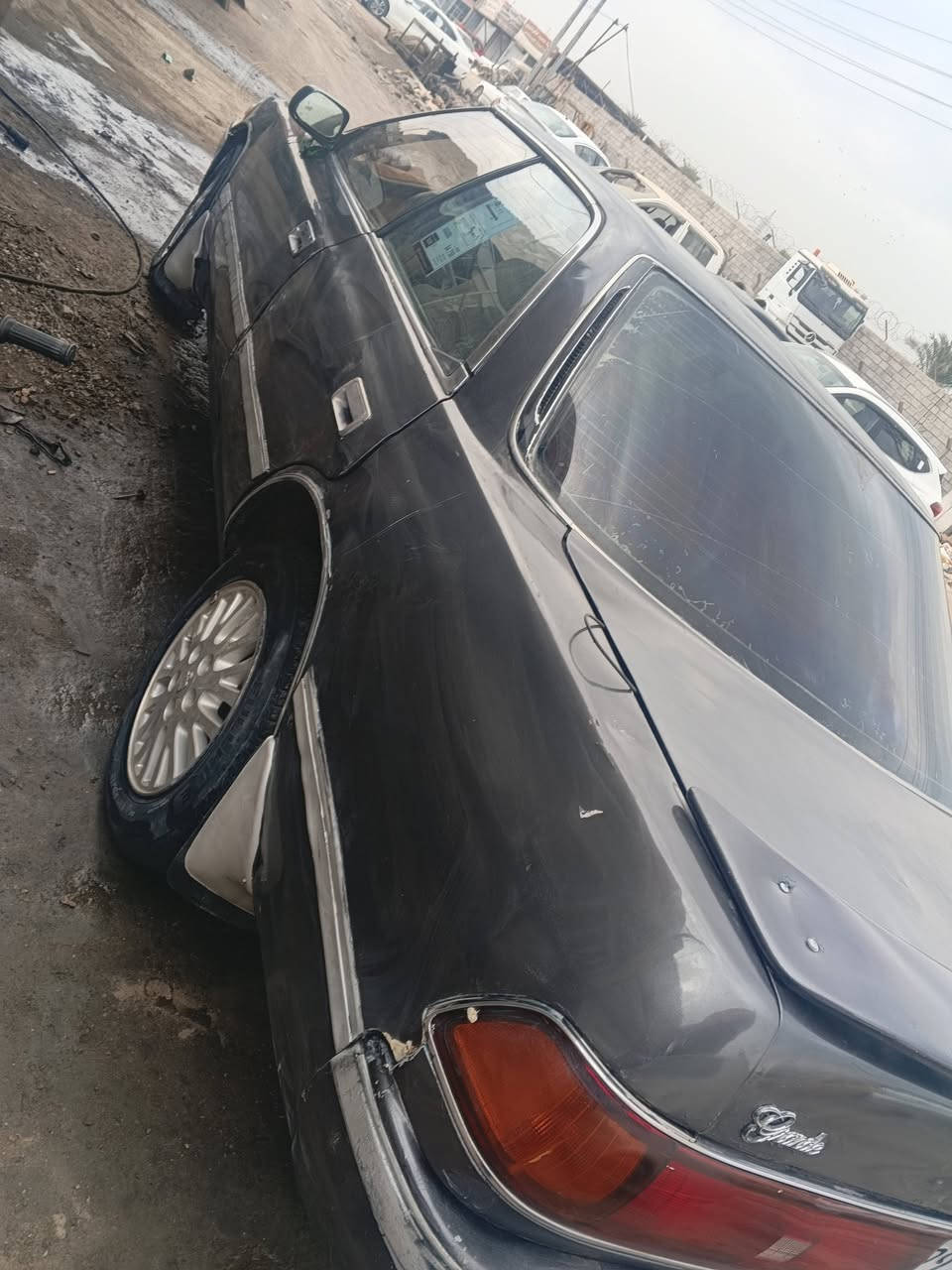 مارك عضم • للبيع