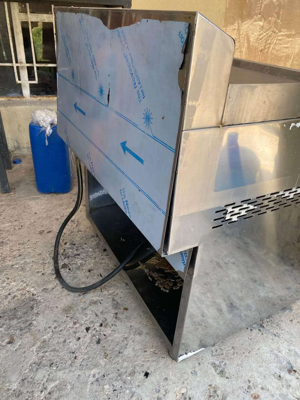 السلام عليكم/كريل نضيف جدا مستخدم 3اشهر فقط ماخذه بمليون اريده 850 + الشراي يدخل ادزله فيديوهاته ونضافه الكريل 
***********
