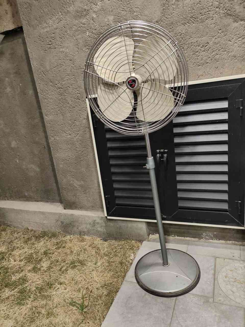 مجموعة اغراض للبيع للاستفسار مراسلة الرقم *********** العنوان بغداد الطوبجي
