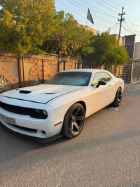 جالنجر ٢٠٢٠sxt للبيع او مراوس ب V8  ماشيه ٦٩ حادث جاملغين امامي وجاملغ...